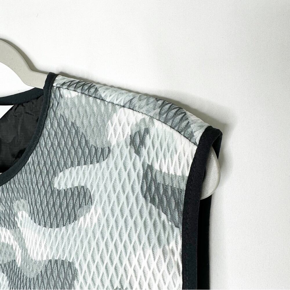 RAINS Dili Cargo Vest Mesh NWT in Size Medium & Heavy Fleece Camo Headband NWT - Picture 7 of 9